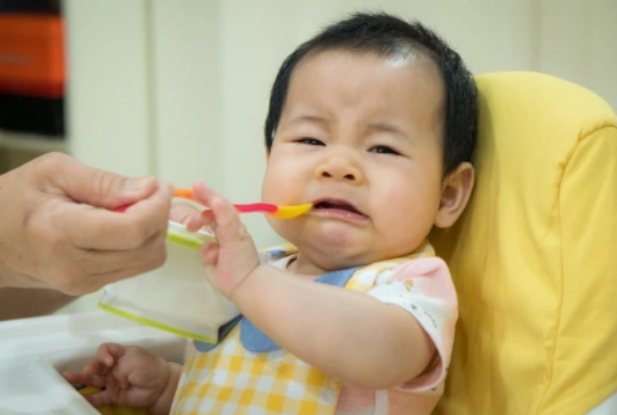 Tanda Bayi Belum Siap MPASI yang Harus Ibu Ketahui